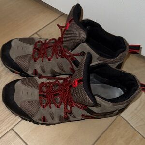 Men's Outdoor Hiking Shoes - Brown and Red